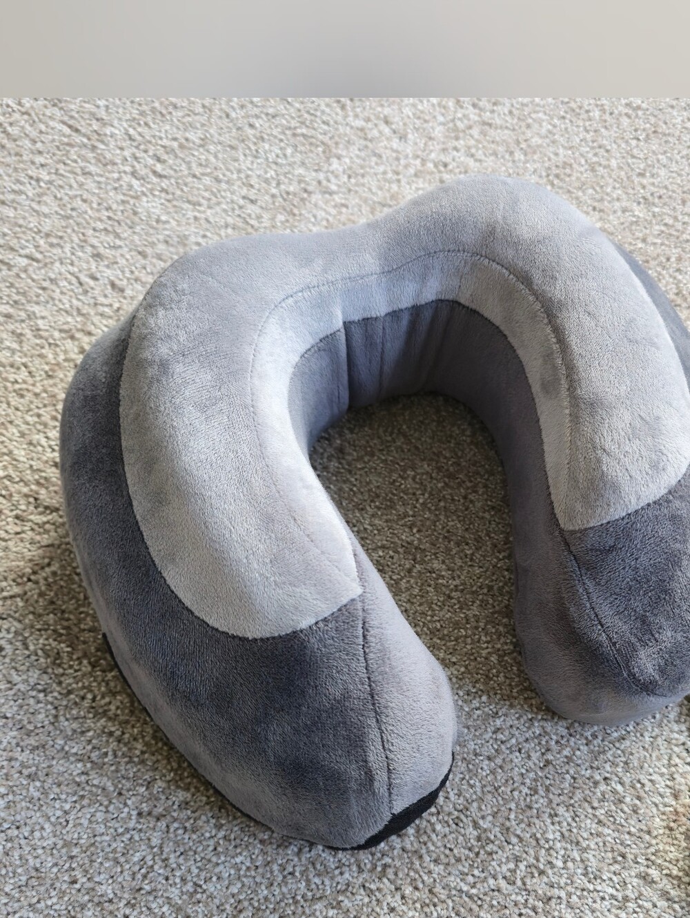 Cabeau Best Neck Pillow for Travel – Evolution Earth Deluxe 360° Head Neck Grey